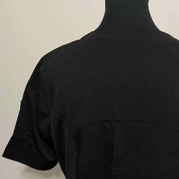 Slim Fit Scrub Top - Picture 7 of 8